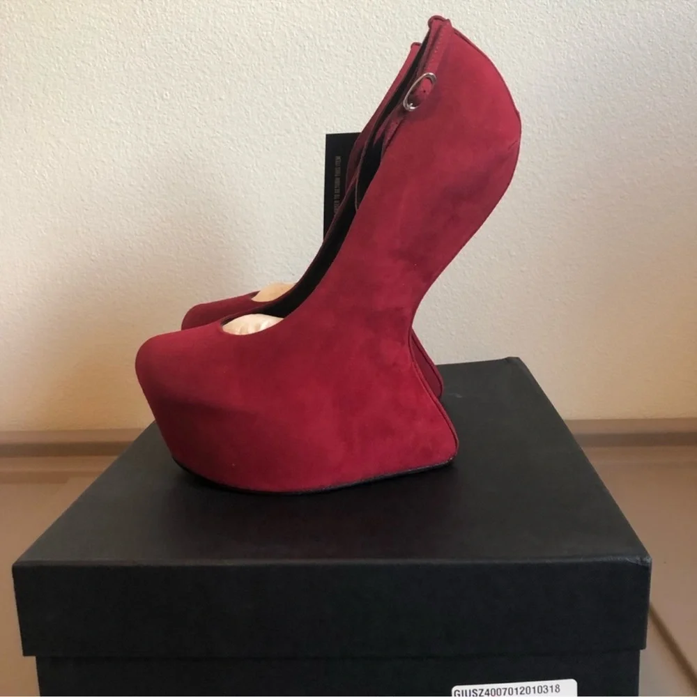 Giuseppe Zanotti Sculpted Wedges NIB 39.5